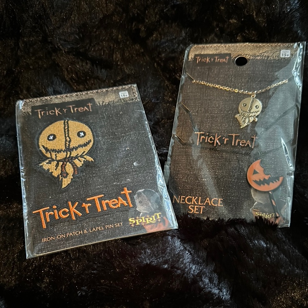 Spirit Halloween Trick 'r Treat Patch & Necklace Set